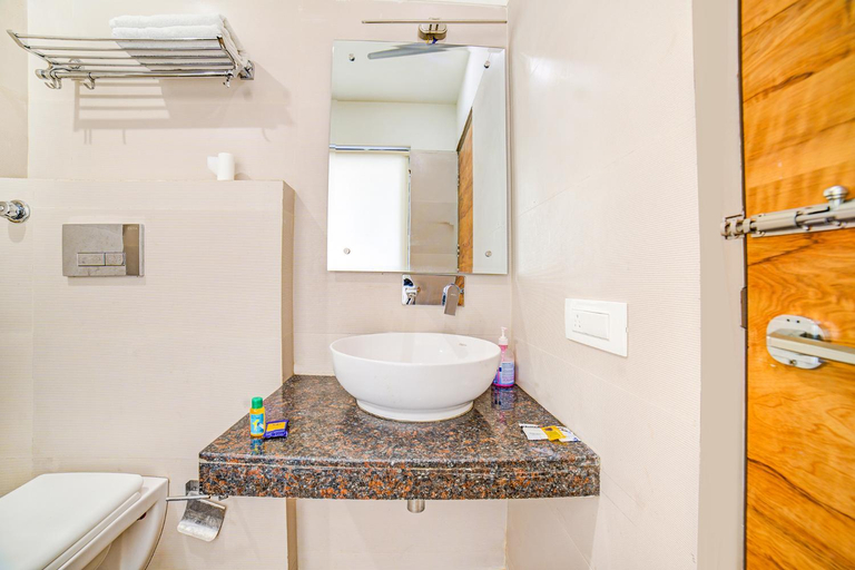 Bedroom 2, FabHotel Three Palms, Sahibzada Ajit Singh Nagar