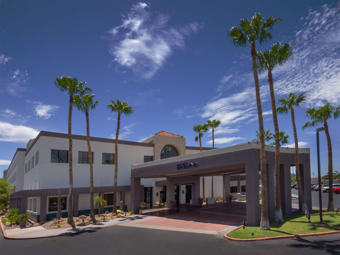 Exterior & Views 1, Hilton Phoenix Airport, Maricopa