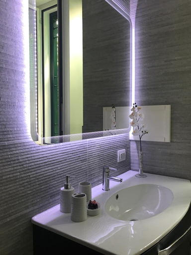 Bathroom 2, Dea Suite, Napoli