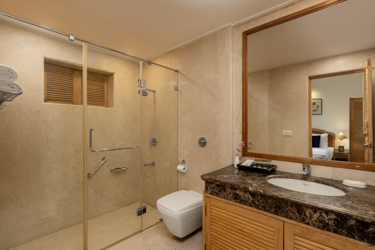 Bathroom 4, Baikunth Resorts by Leisure Hotels, Solan
