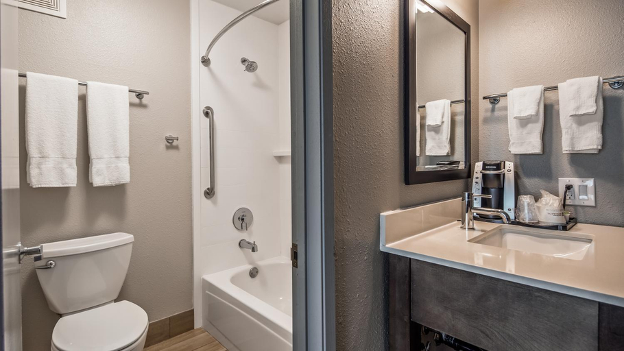 Bathroom 3, Best Western McMinnville Inn, Yamhill