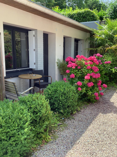 Exterior 4