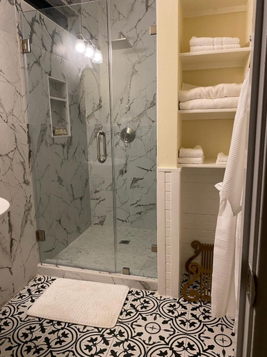 Bathroom 3, Wiley House Bed and Breakfast, Houston