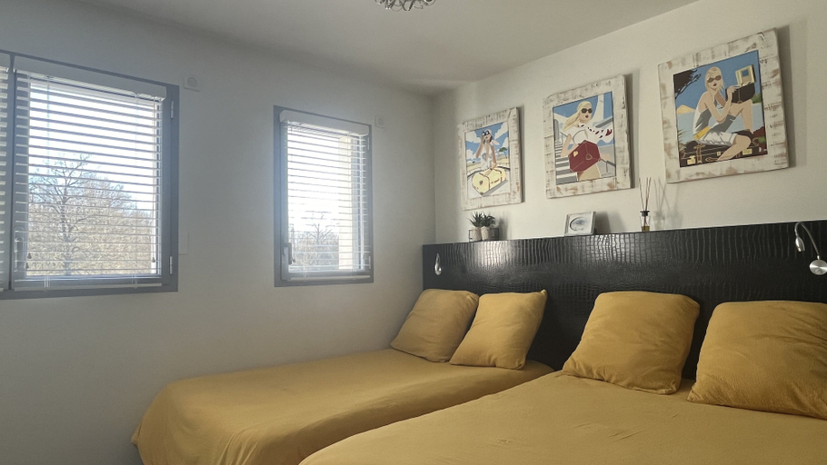 Bedroom 3, Domaine Georges V, Haute-Vienne
