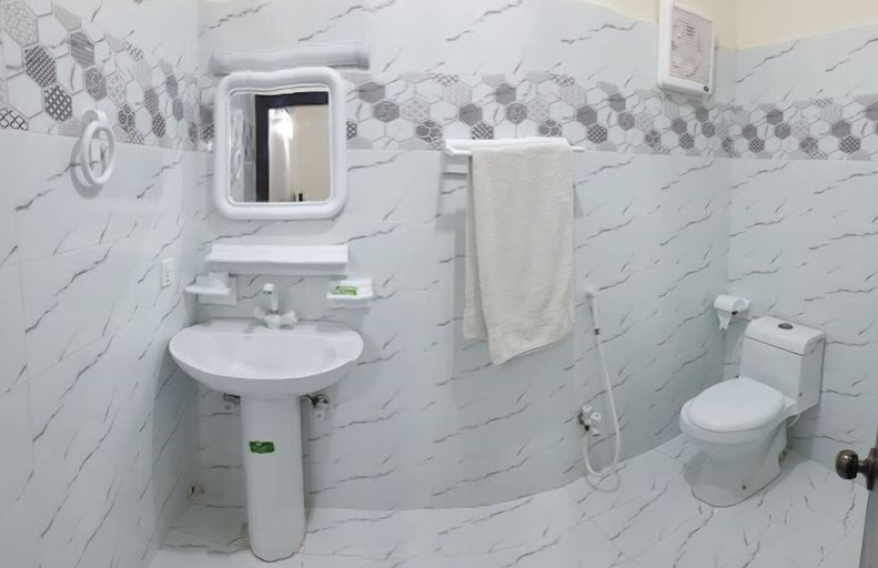 Bathroom 3, The Muslim Guest House, Karachi