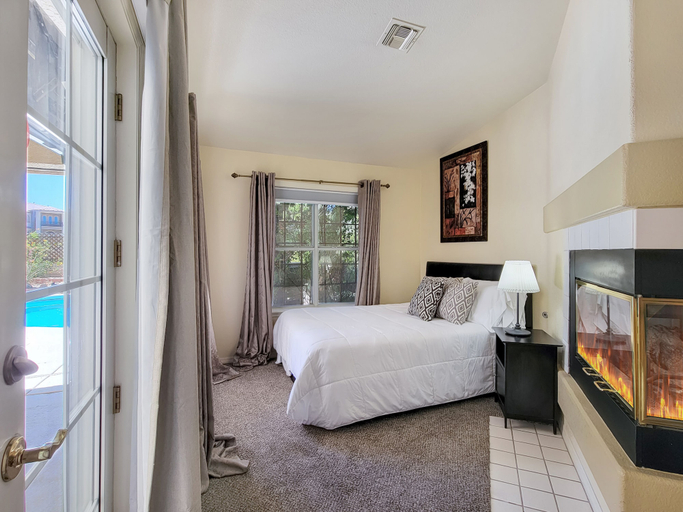 Bedroom 3, Casa Novona, Clark