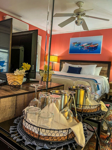 Food & Drinks 4, VIinoy House, Pinellas