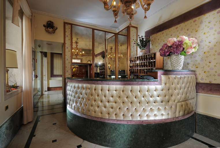 Public Area, Hotel Arlecchino, Venezia