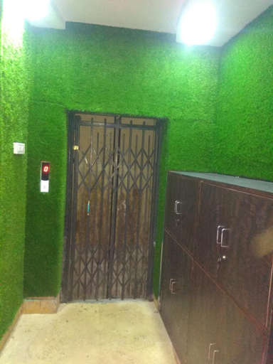Others 5, Hotel Airlines, Kolkata