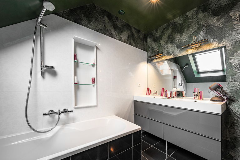 Bathroom 4, Le Chateau de Maubreuil, Loire-Atlantique