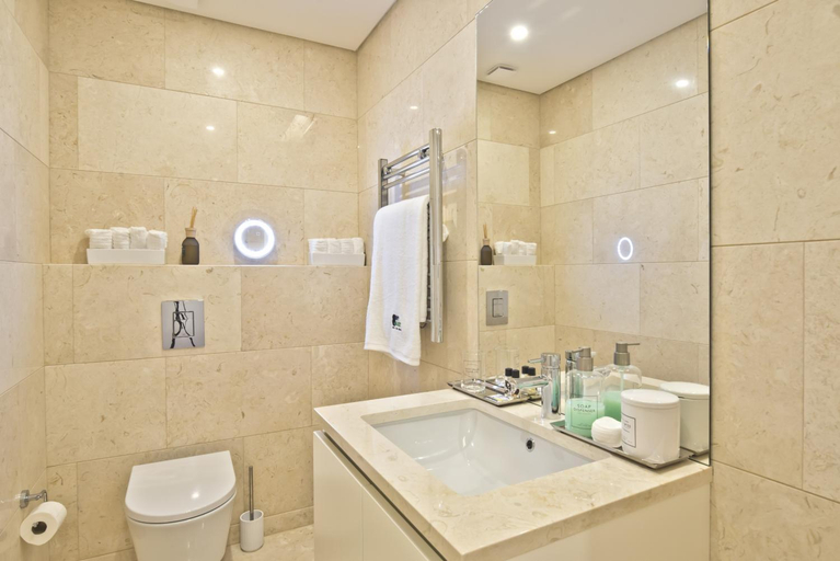 Others 2, BmyGuest - Sao Bento Terrace Apartment, Lisbon