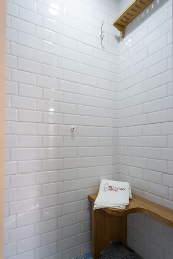 Others 3, Hostel Bulwark, Valença