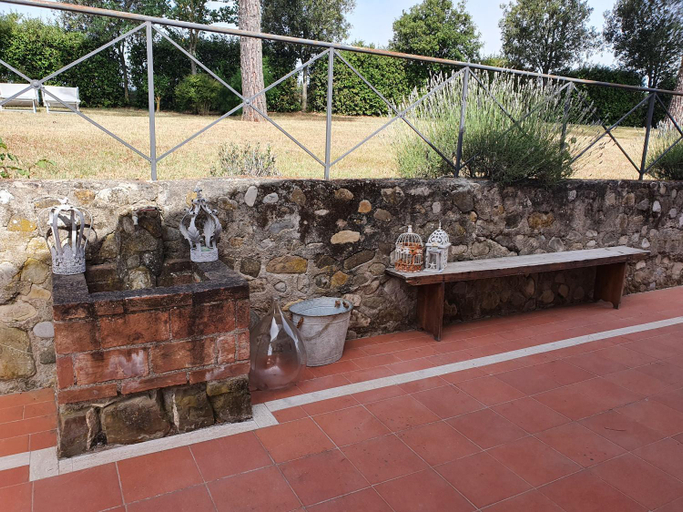 Others 5, DAGO Farmhouse, Siena