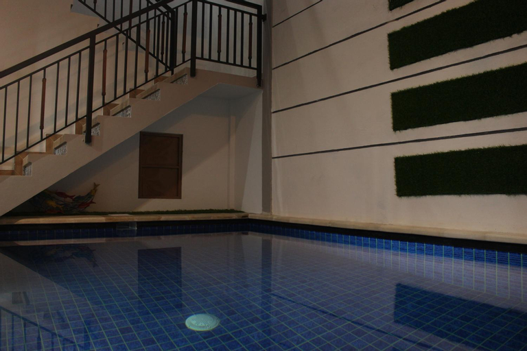 Swimming Pool 8