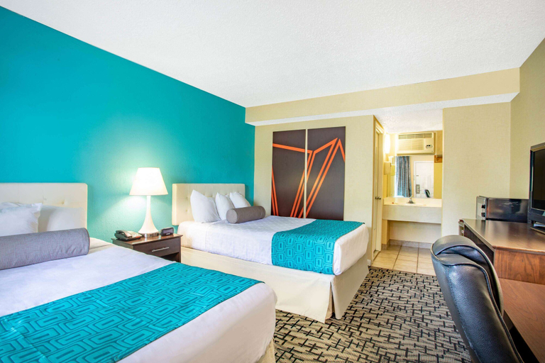 Bedroom 5, Howard Johnson by Wyndham Hartford South – Rocky Hill, Hartford