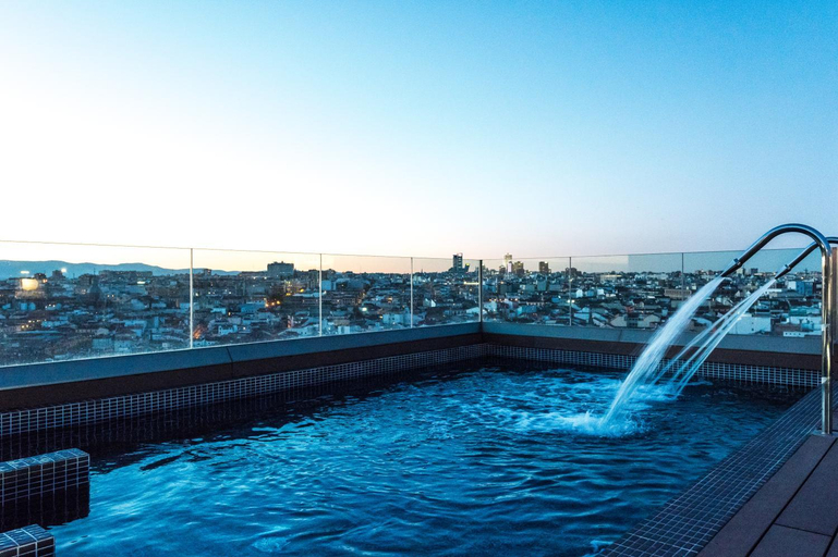 Swimming pool 5, Gran Via Capital, Madrid