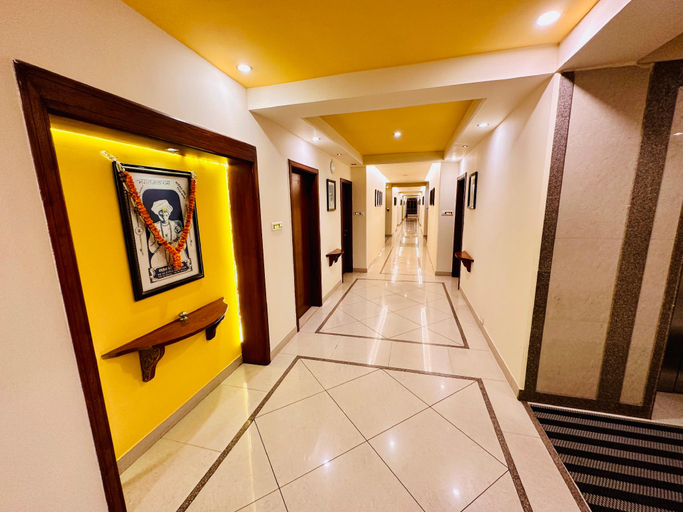 Others 3, Hotel Bombay Inn, Cuttack