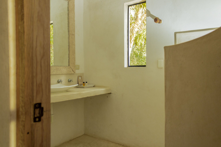 Bathroom 5, Hotel Hacienda Ticum, Tahmek