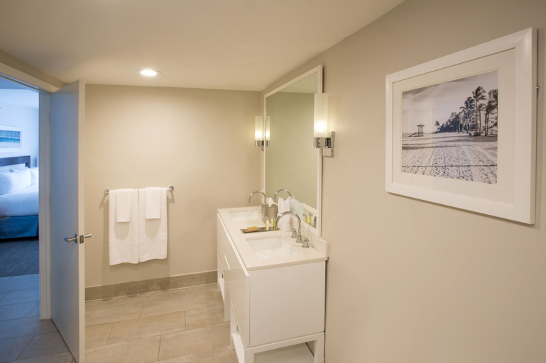 Bedroom 5, Doubletree Resort by Hilton Hollywood Beach, Broward