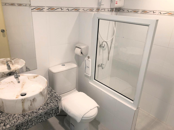 Bathroom 4, Nan Panwa Hotel, Muang Nan