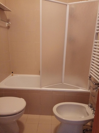 Bathroom 2, Bilo su piste Appartamentiflarida Sansicario Alto, Torino
