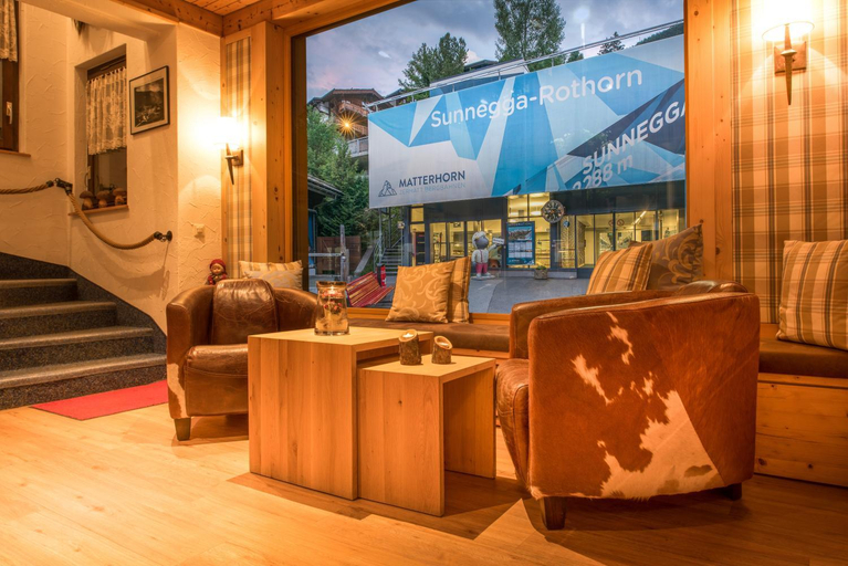 Public Area, Cheminee , Hotel Garni, Visp