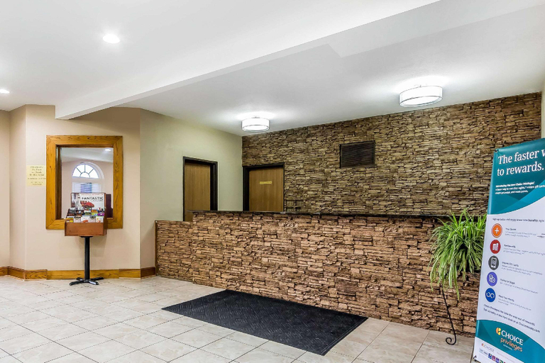 Public Area 2, Quality Inn & Suites Chesterfield Village, Greene