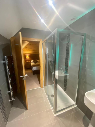 Bathroom 3, Ravelston House, East Lothian