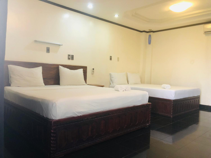 Others 3, Ettamogah Hotel Inc., Angeles City