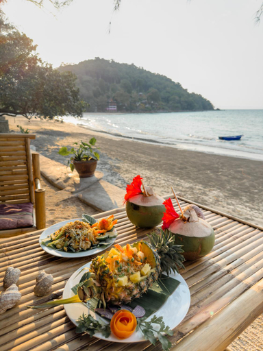 Food & Drinks 2, Full Moon Bungalow Resort Koh Chang Ranong, Muang Ranong