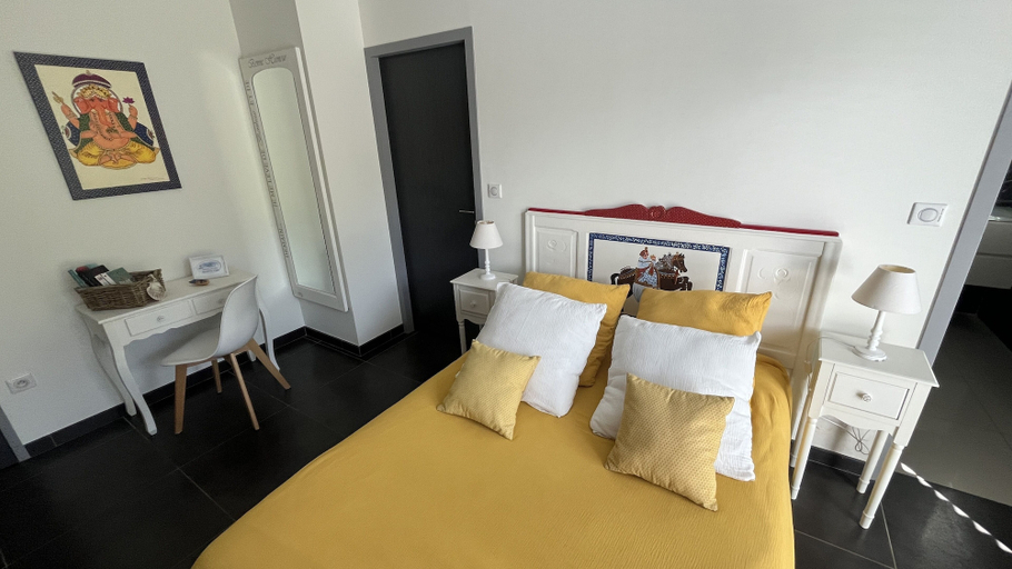 Bedroom 4, Domaine Georges V, Haute-Vienne