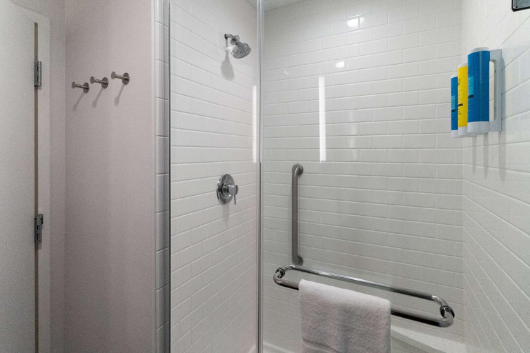 Bathroom 4, Tru by Hilton Greensboro Lake Oconee, Greene