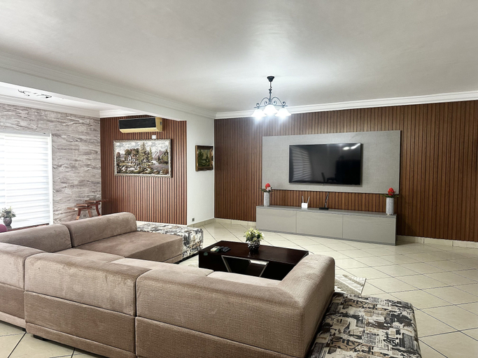 Others 5, Chic and stylish 3 bedroom apartment, Accra