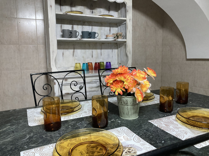 Food & Drinks 4, Charming Central Townhouse in Sliema