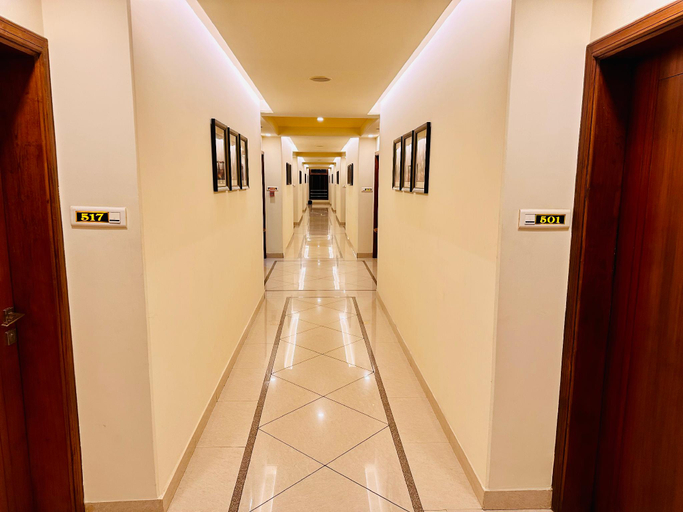 Others 5, Hotel Bombay Inn, Cuttack