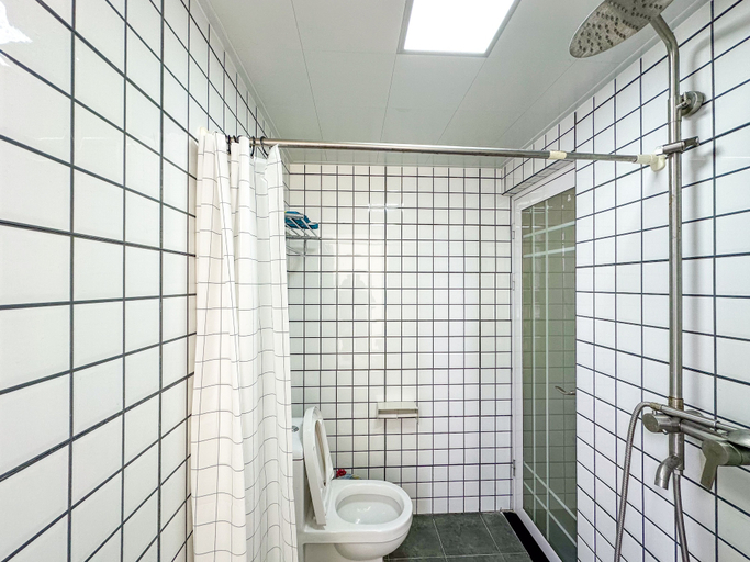 Bathroom 3, Shenzhen LaCave Hotel Apartment - Futian Convention & Exhibition Center, Shenzhen
