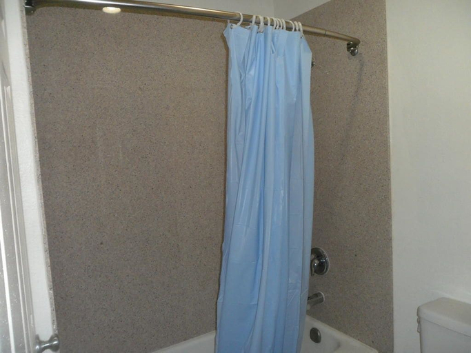 Bathroom 3, Scottish Inns Long Beach, Los Angeles