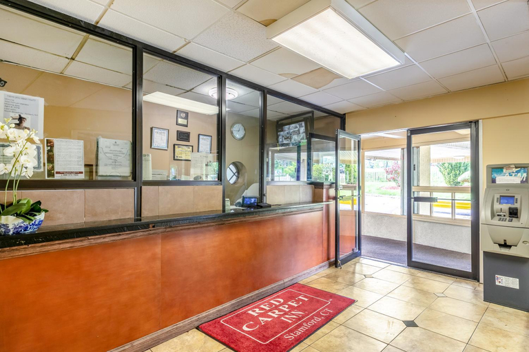 Public Area 3, Red Carpet Inn, Fairfield