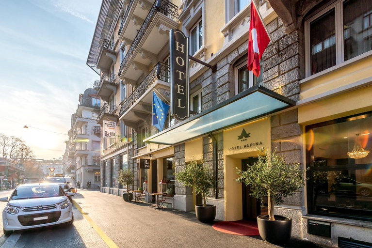 Exterior & Views 26