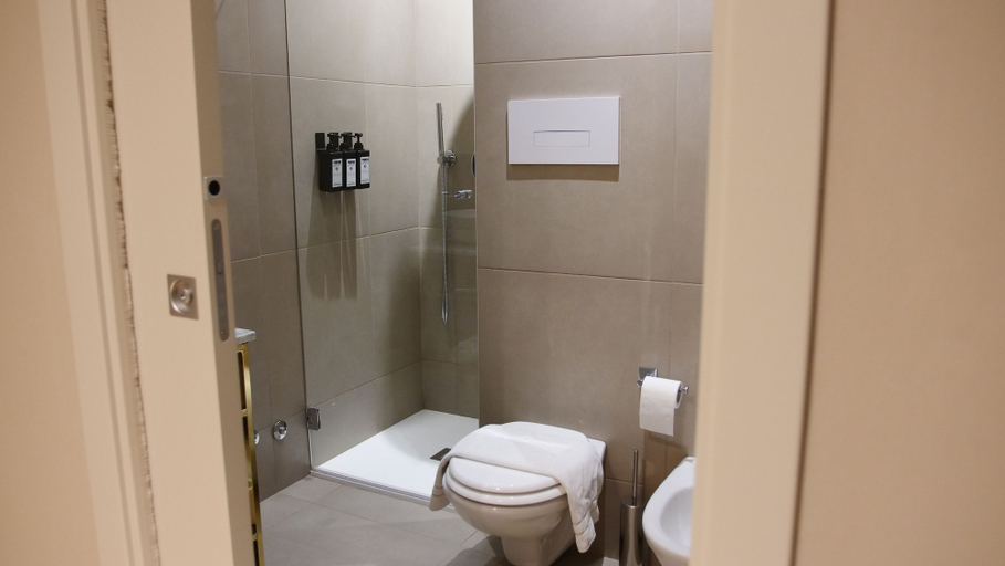Bathroom 4, Hotel Battisti 31, Brescia
