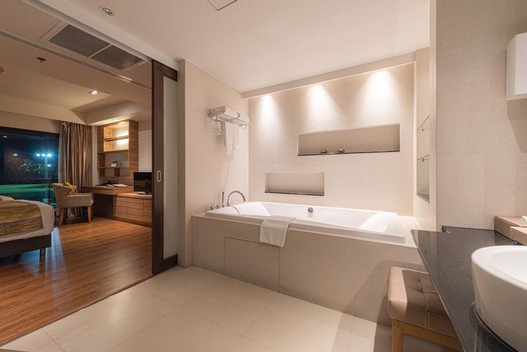 Bathroom 18