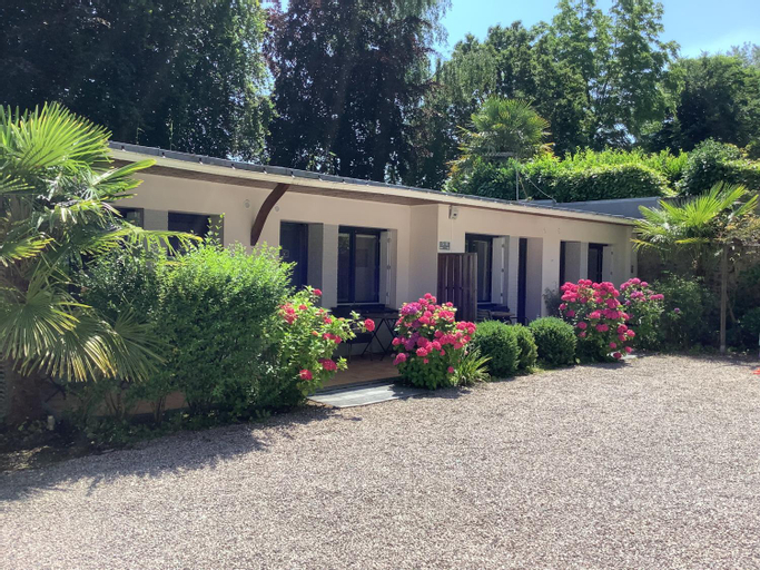 Exterior 9