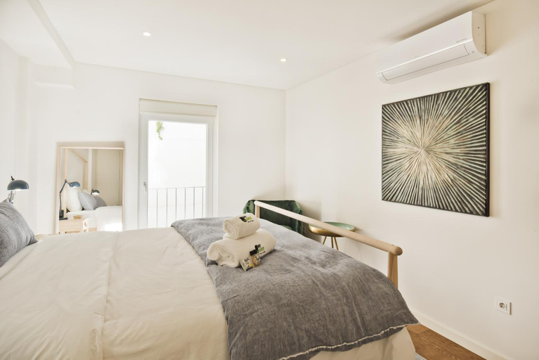 Others 5, BmyGuest - Sao Bento Terrace Apartment, Lisbon