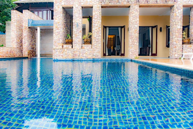 Swimming Pool 12