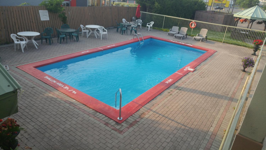 Sport & Beauty 3, Riviera Inn and Suites 1000 Islands, Leeds and Grenville