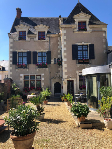 Exterior 8