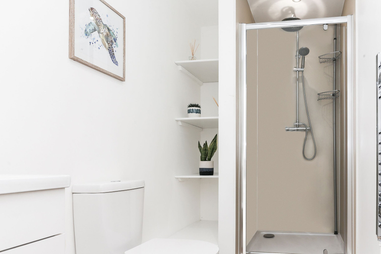 Bathroom 3, Strawberry Line, Flat 2, Somerset