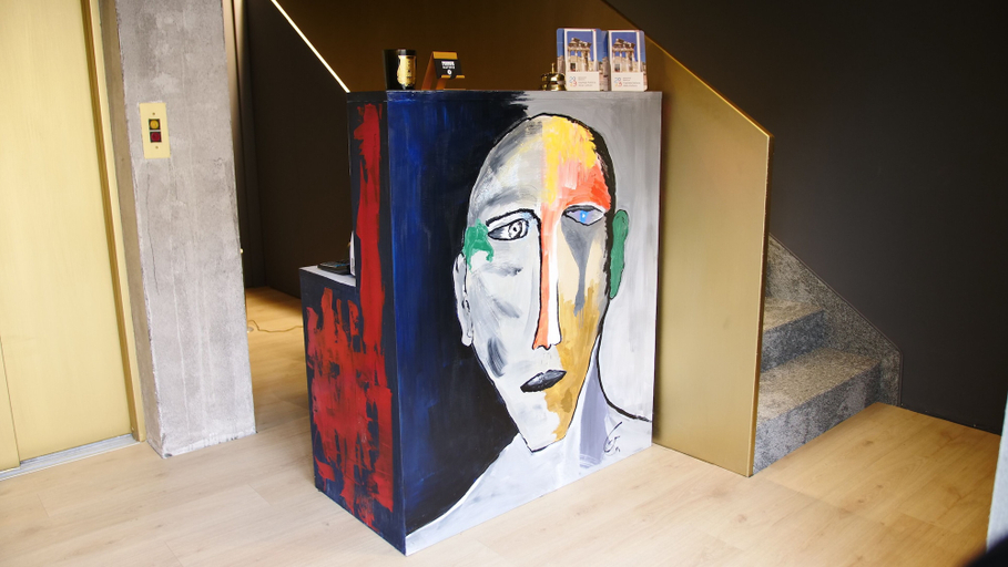 Others 5, Hotel Battisti 31, Brescia