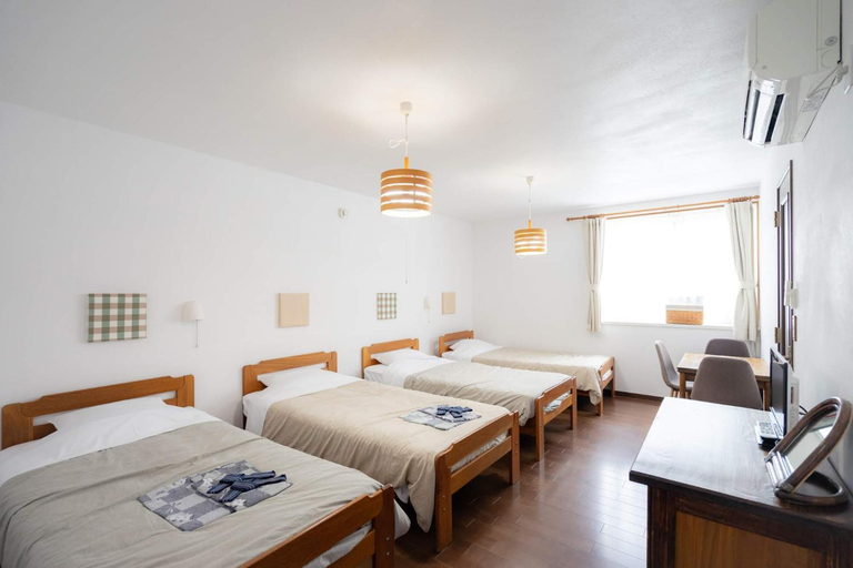 Bedroom 3, Beach Side Inn Shirahama, Shimoda