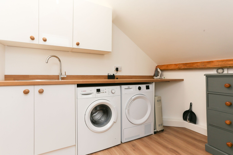Others 4, Strawberry Line, Flat 2, Somerset